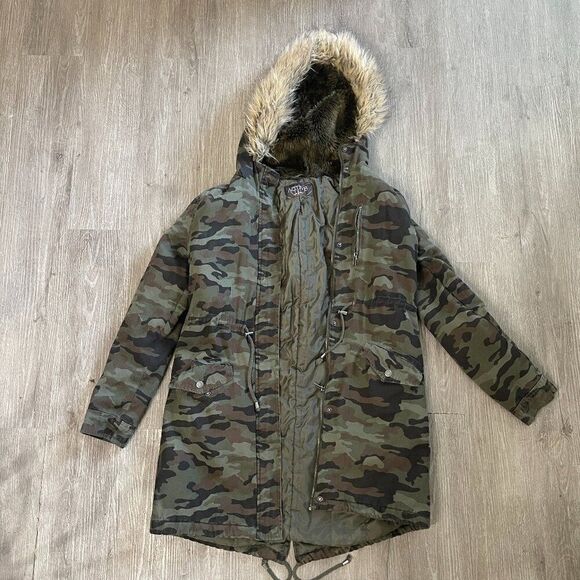 ACTIV8 Jackets & Blazers - ACTIV8 Women's Hooded Parka Coat Faux Fur Lined Camo Size S